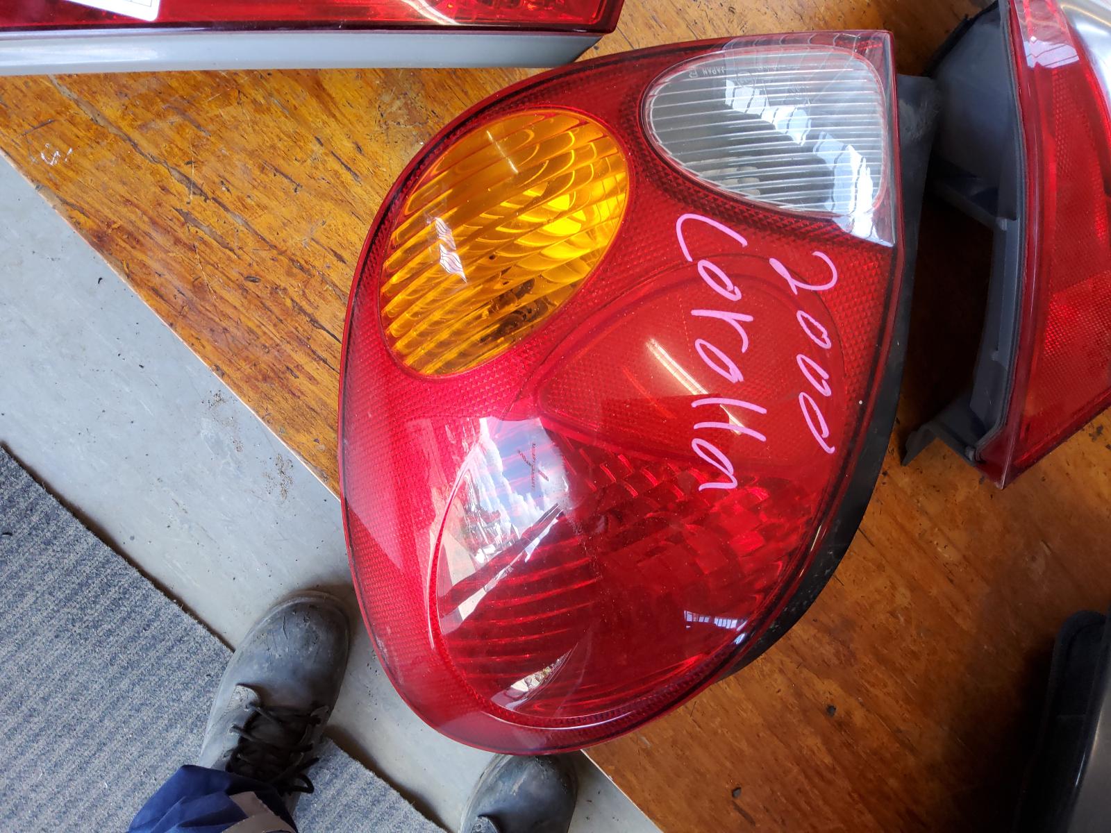 View Auto part Left Taillight Toyota Corolla 2000