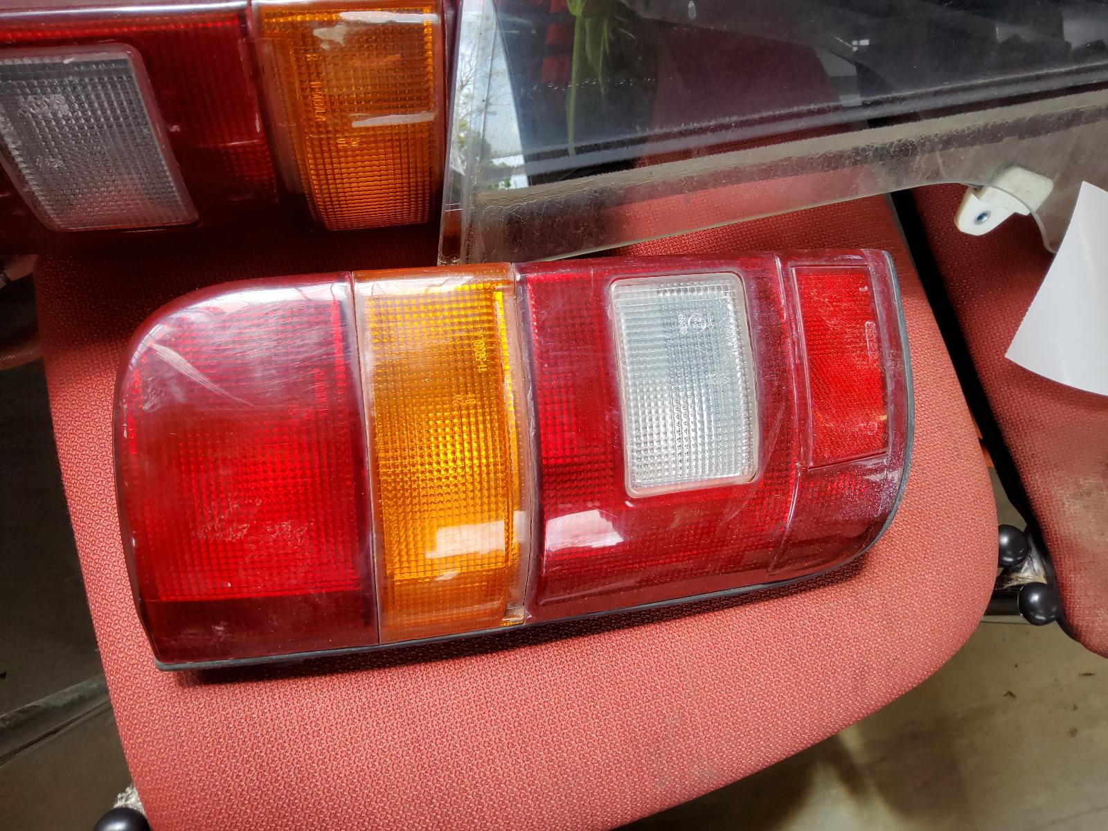 1995 Toyota Hiace Right Taillight View Auto part Right Taillight Toyota Hiace 1995