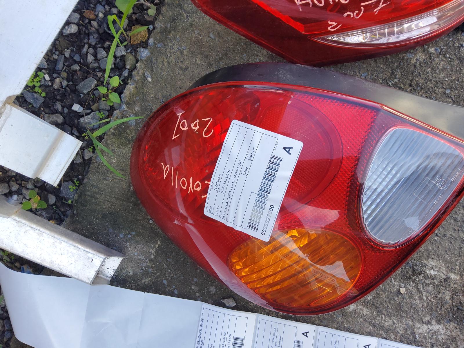 View Auto part Left Taillight Toyota Corolla 2000