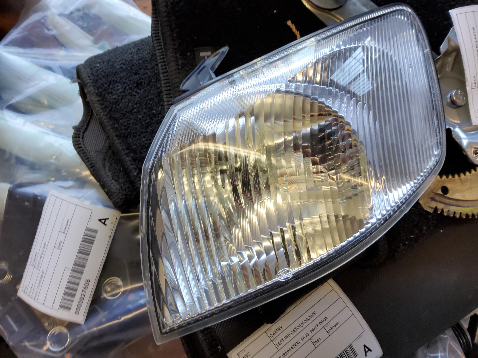 2001 Toyota Camry Left Indicator/Fog/Side View Auto part Left Indicator/Fog/Side Toyota Camry 2001