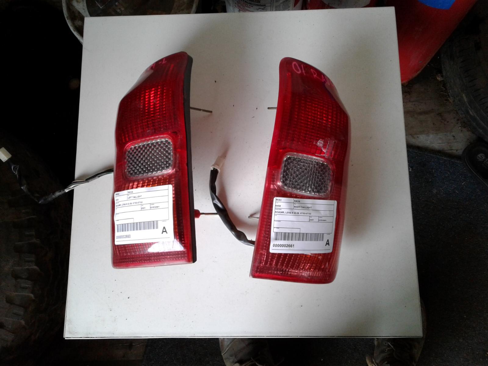 View Auto part Right Taillight Toyota Rav4 2001