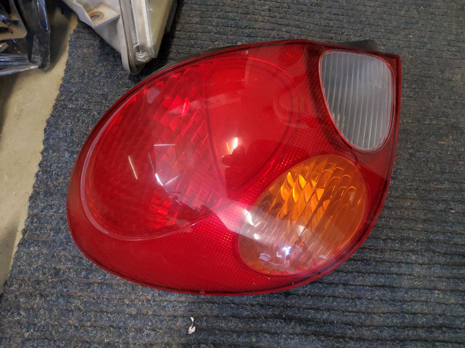 View Auto part Left Taillight Toyota Corolla 2000